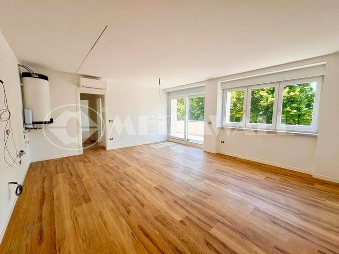 Appartamento con 5 locali in vendita in Via Guglielmo Oberdan, Centro Storico, Pordenone