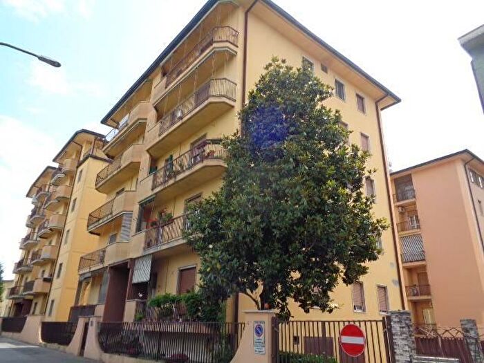 Appartamento quadrilocale in vendita in Via Tolmino, Cremona