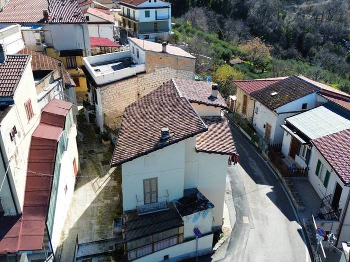Casa quadrilocale in vendita in Via Stefani, Centro, Lettomanoppello