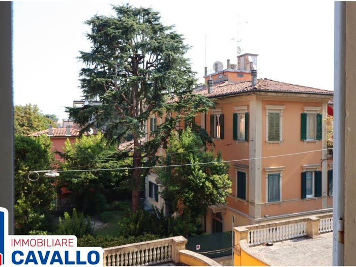 Appartamento trilocale in vendita in Via Francesco Petrarca, Colli San Mamolo, Bologna