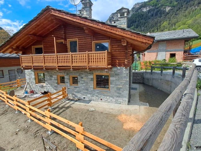 Casa trilocale in vendita in Frazione Arcesaz, Arcesaz, Brusson
