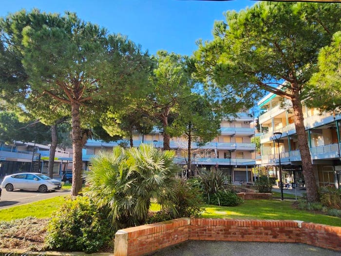Appartamento quadrilocale in vendita in Viale Titano, Pinarella, Cervia