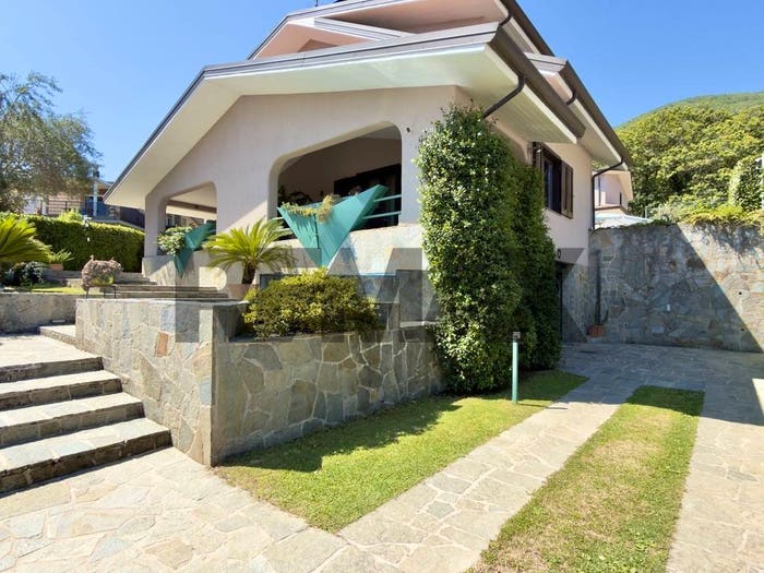 Casa con 6 locali in vendita in Centro, Monteforte Irpino
