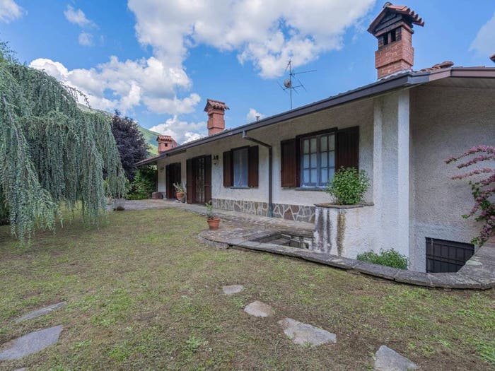 Casa con 6 locali in vendita in Via al Borghetto, Palazzago