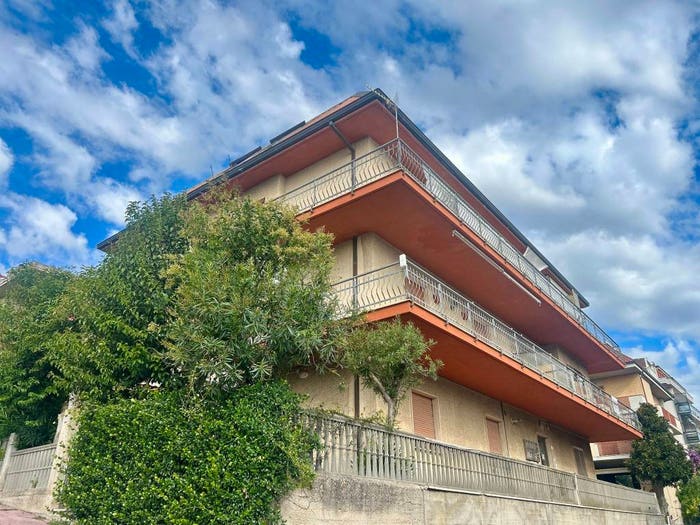 Appartamento trilocale in vendita in Via Gaetano Donizetti, Centro, Grottammare
