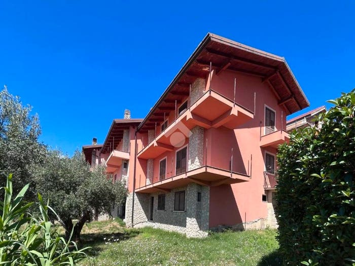Casa con 6 locali in vendita in Via Jose Maria Escrivà, Cerisano