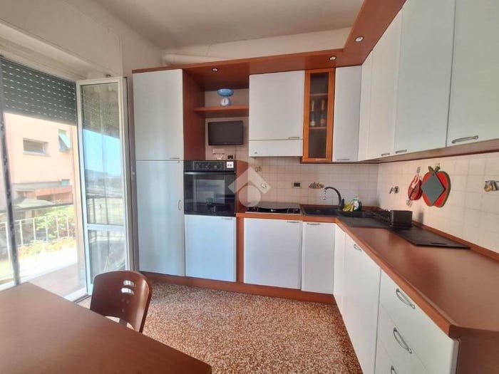 Appartamento trilocale in vendita in Salita Inferiore di Murta, Bolzaneto, Genova