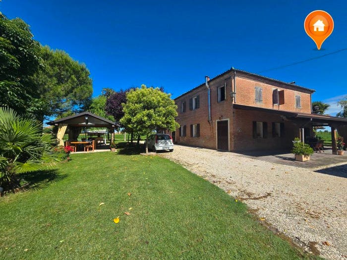 Casa con 6 locali in vendita in Via Nazionale, Poggio Renatico