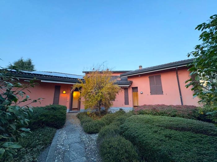 Casa con 5 locali in vendita in Via Mandresca, Centro, Inverigo