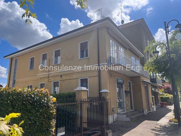 Appartamento trilocale in vendita in Via Giuseppe Garibaldi, Centro, Garbagnate Milanese