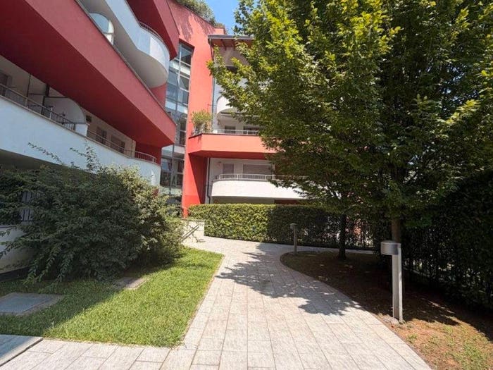 Appartamento trilocale in vendita in Via dei Frassini, Flora, Legnano
