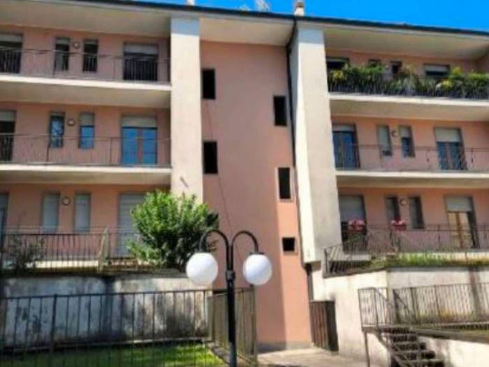 Appartamento trilocale in vendita in via Via Minazza, Centro, Meina