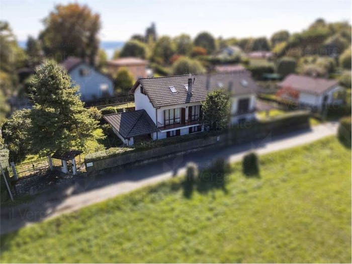 Casa con 6 locali in vendita in VIA SAN SALVATORE, Nebbiuno