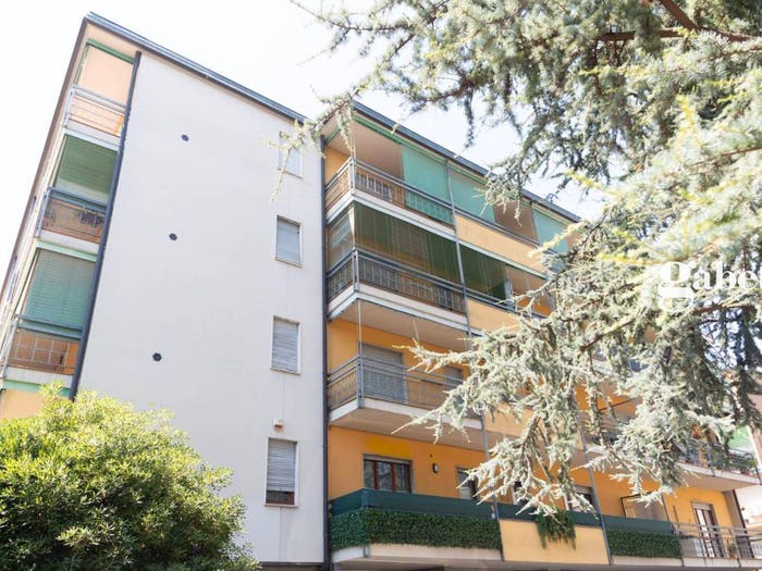 Appartamento trilocale in vendita in Via Pascoli, Centro, Merate
