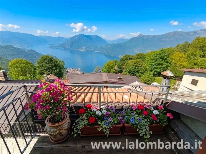Casa con 6 locali in vendita in località camaggiore, Bellano