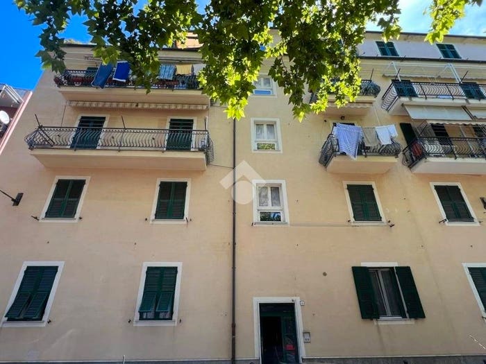 Appartamento trilocale in vendita in Via Ettore Vernazza, Centro, Cogoleto