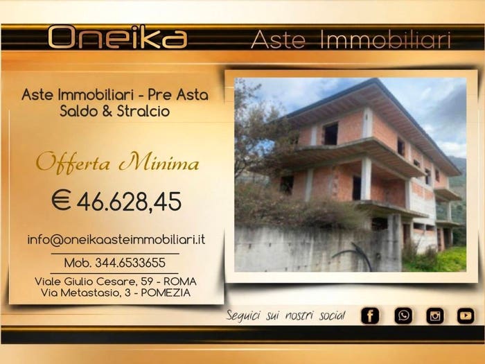 Appartamento con 6 locali in vendita in Strada Provinciale Le Querce, Fondi