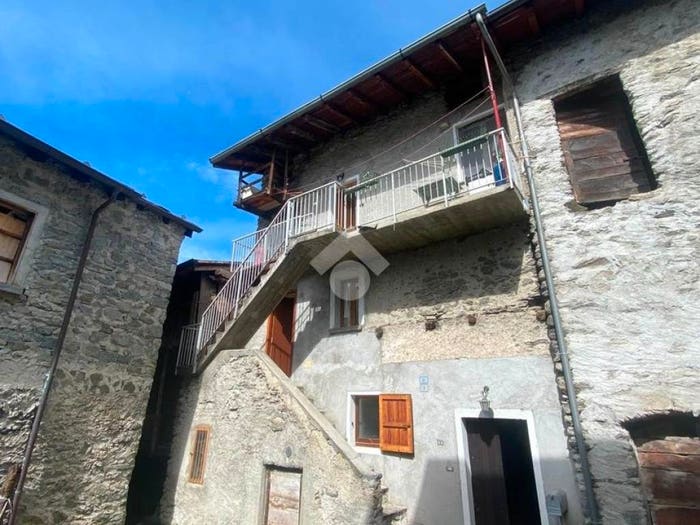 Casa quadrilocale in vendita in Via Roma, Centro, Cercino