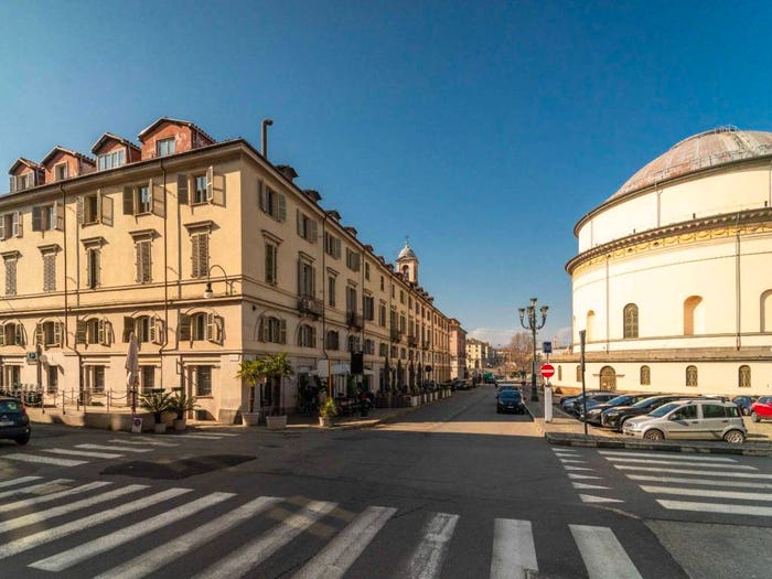 Appartamento con 6 locali in vendita in Piazza Gran Madre di Dio, Gran Madre Crimea, Torino