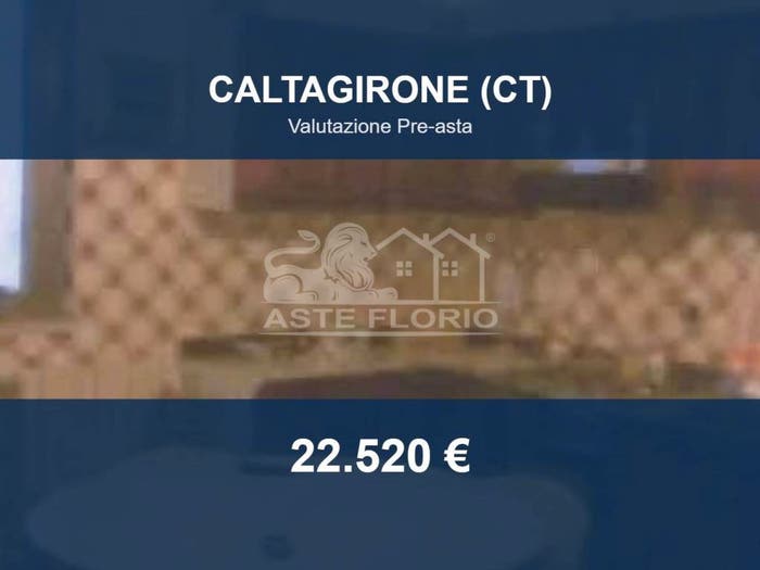 Appartamento trilocale in vendita in Via Francesco Schiciano, Centro, Caltagirone