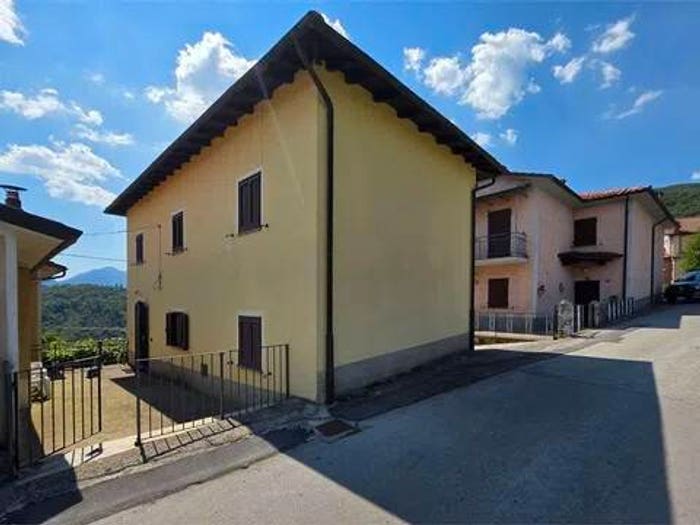 Casa con 6 locali in vendita in Località Croce Di Stazzana Colle, Castelnuovo di Garfagnana