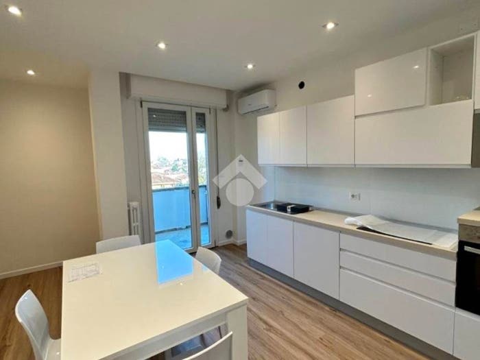 Appartamento con 5 locali in vendita in Via Brigata Padova, San Giuseppe San Giovanni, Padova
