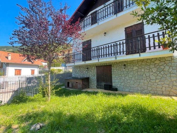 Casa quadrilocale in vendita in Via Privata Rosso, Pornassio