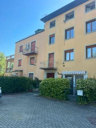Appartamento trilocale in vendita in Via Nesina, Castello dell'Acqua