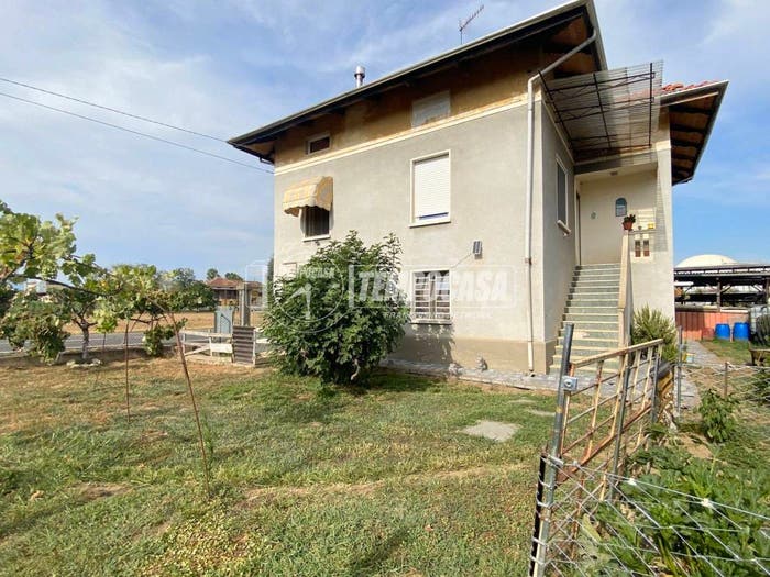 Casa quadrilocale in vendita in Via Giovanni Amendola, Centro, Cossato