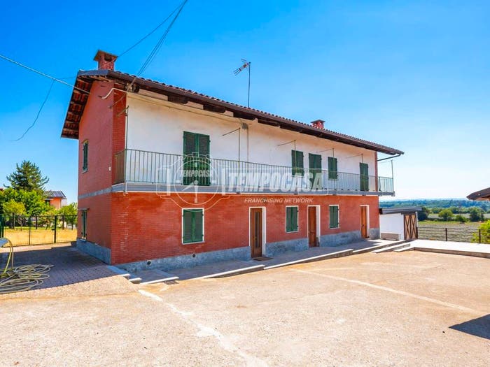 Casa con 6 locali in vendita in Via Cuneo, Fossano