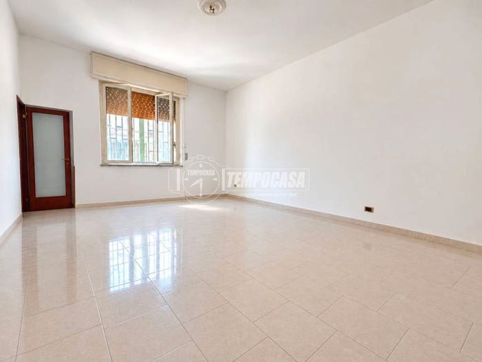 Appartamento trilocale in vendita in Via Eurialo, Bagnoli, Napoli