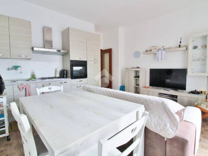 Appartamento trilocale in vendita in Via Ugo Foscolo, Centro Storico, Voghera