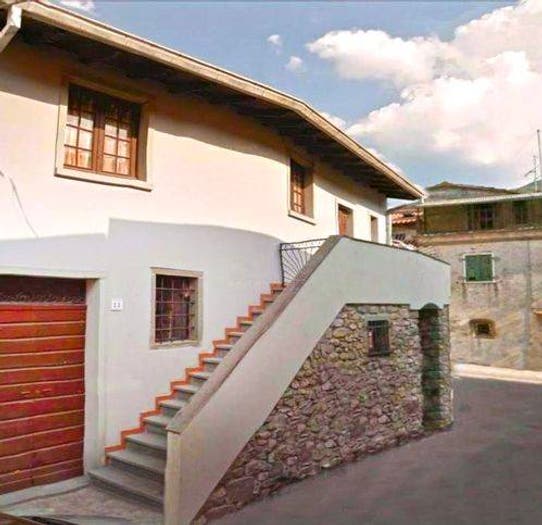 Casa con 6 locali in vendita in Via San Lorenzo Di Pieve San Lorenzo, Pieve San Lorenzo, Minucciano