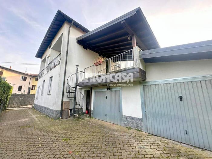 Casa con 5 locali in vendita in Via Cavallina, Faloppio
