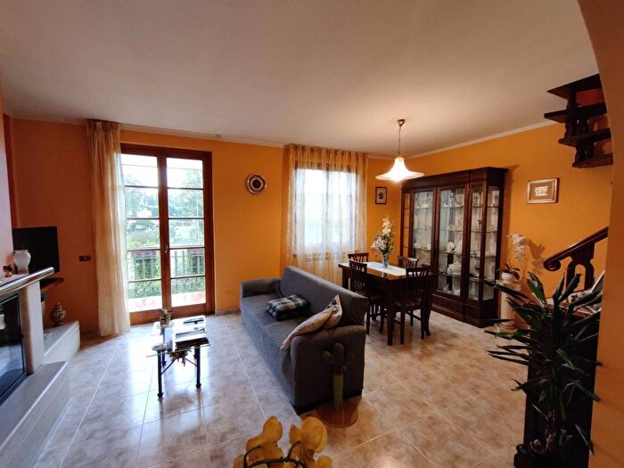 Casa con 6 locali in vendita in Verna, Umbertide