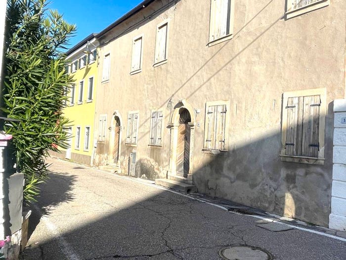Casa con 6 locali in vendita in Via Camillo Benso di Cavour, Strà Montanara Pieve, Colognola Ai Colli