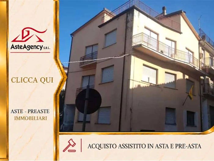 Appartamento con 6 locali in vendita in Via Angelo Pennoni, Centro, Gualdo Tadino