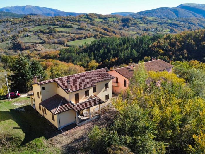 Casa con 6 locali in vendita in Vocabolo Colsaino, Nocera Umbra