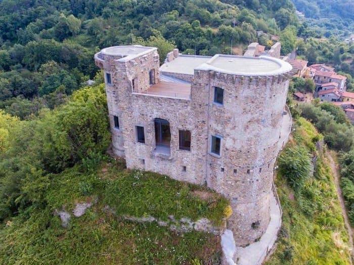 Casa con 6 locali in vendita in Via Castello, Calice al Cornoviglio