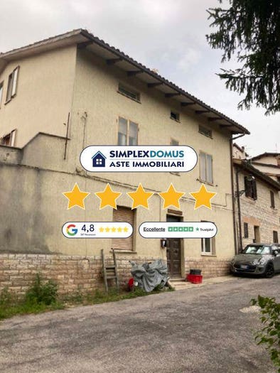 Appartamento con 6 locali in vendita in Via Ponte Taverna, Centro, Cagli