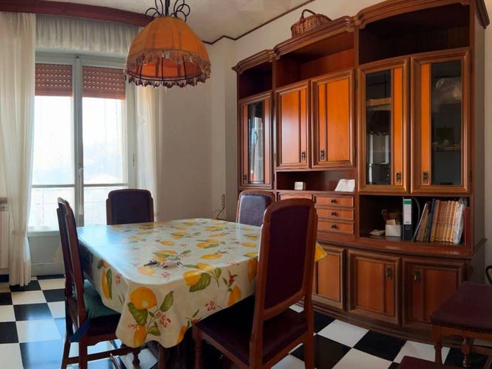 Appartamento quadrilocale in vendita in Piazza Bruno Lichene, Altare