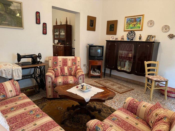 Casa con 6 locali in vendita in Via Giosuè Carducci, Alà dei Sardi