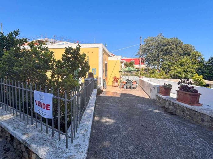 Casa quadrilocale in vendita in Campo Inglese, Ponza