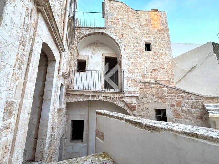 Casa con 6 locali in vendita in vico montedoro, Martina Franca
