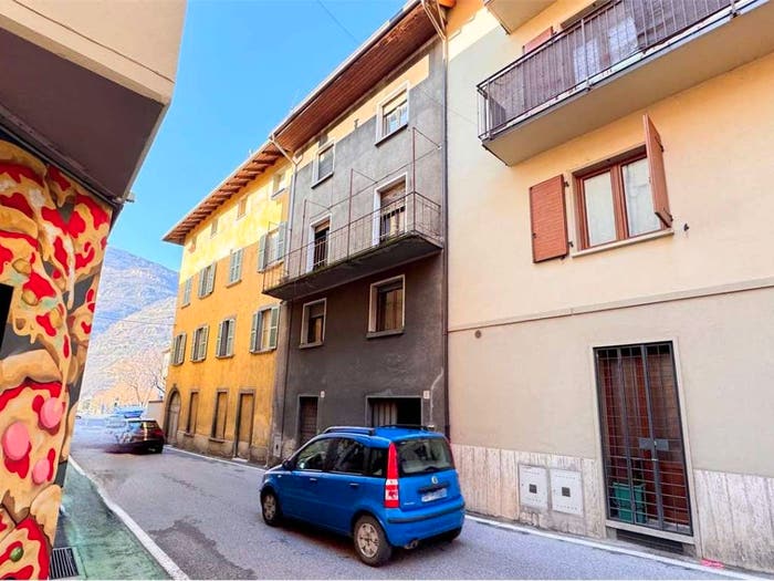Casa con 6 locali in vendita in Via Manzoni, Centro, Esine