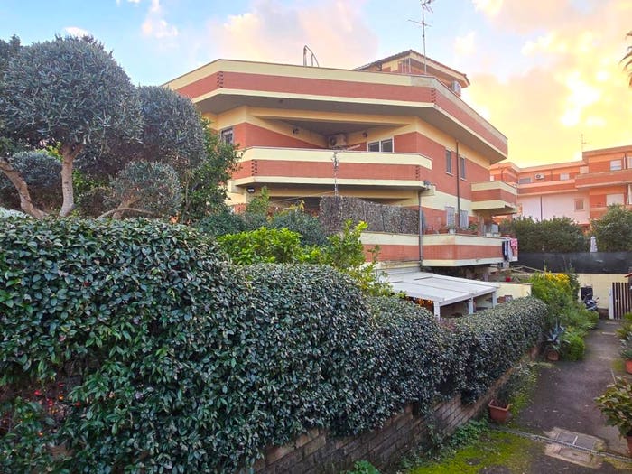 Appartamento trilocale in vendita in Via delle Sterlizie, San Giacomo Santa Barbara, Nettuno