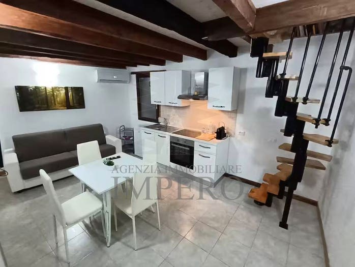 Appartamento bilocale in vendita in Via San Bartolomeo, Centro, Apricale
