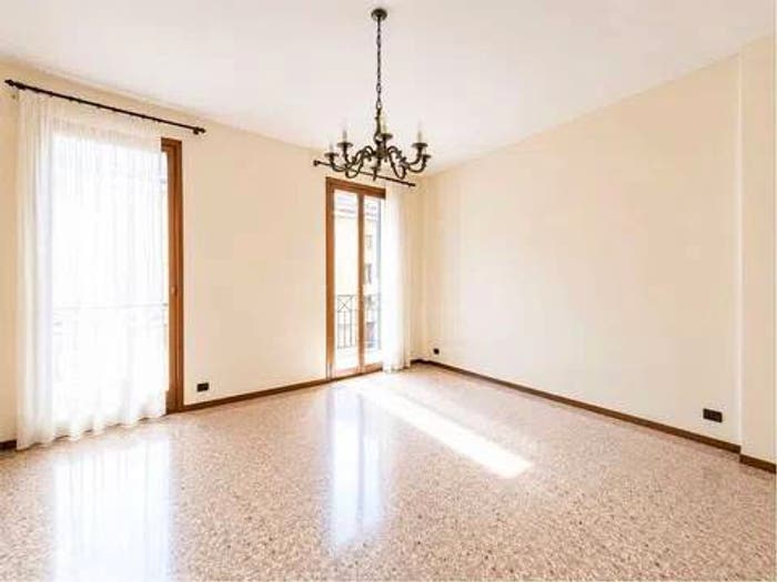 Appartamento con 5 locali in vendita in Via Zanella, Centro, Thiene