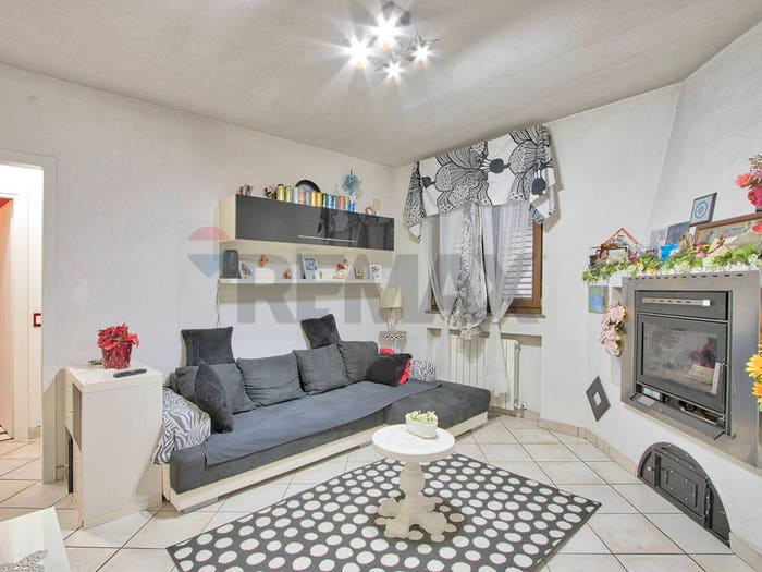 Casa con 6 locali in vendita in via di merguccio, Levane, Montevarchi