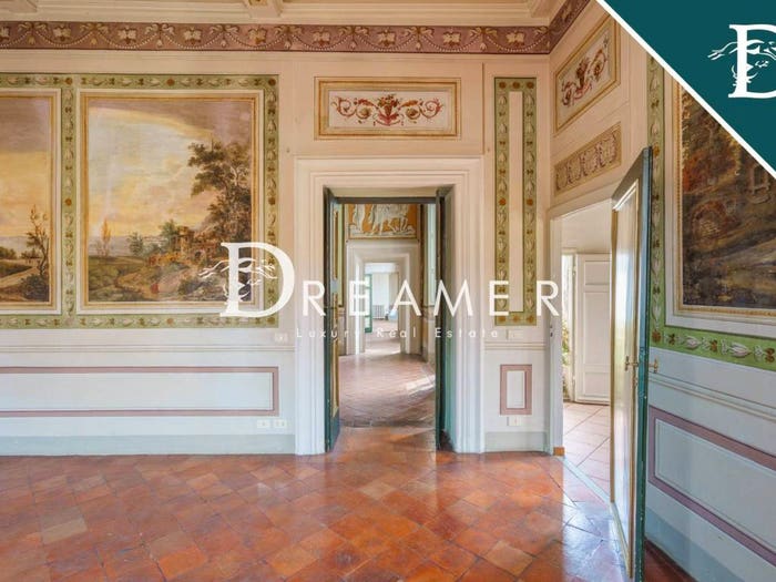 Appartamento con 6 locali in vendita in Via della Cervia, Piazza Napoleone San Michele, Lucca
